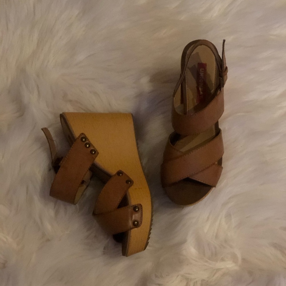 UNIONBAY brown wedges, size 6.